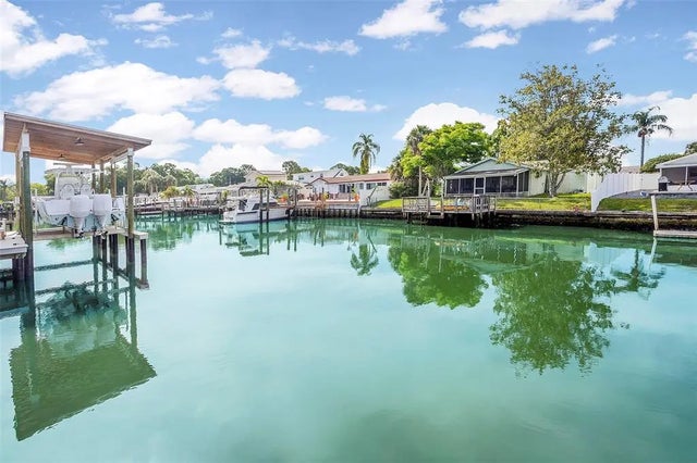 8712 Tahiti Lane, TAMPA
