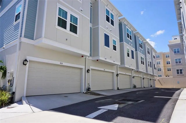 813 Burlington Avenue N, ST PETERSBURG