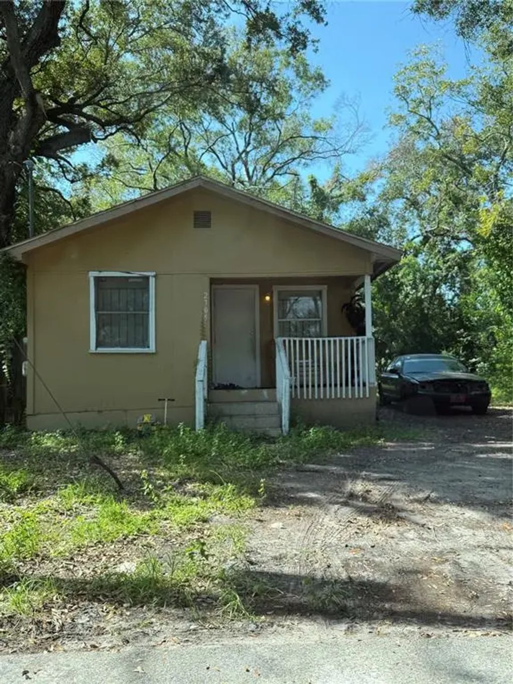 2705 E Cayuga Street, TAMPA