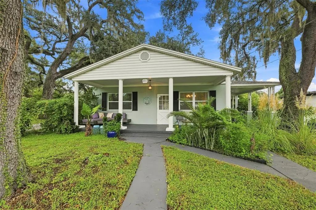 8911 N Highland Avenue, TAMPA