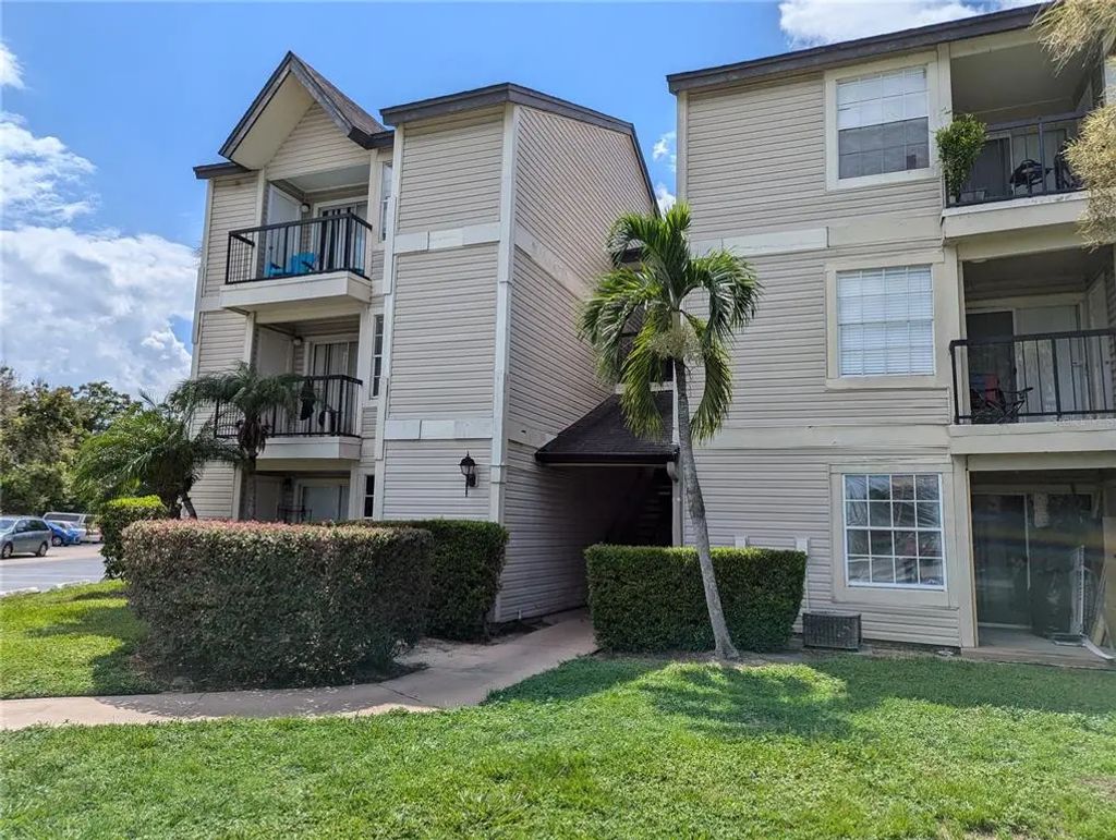 1964 Lake Atriums Circle 162, ORLANDO