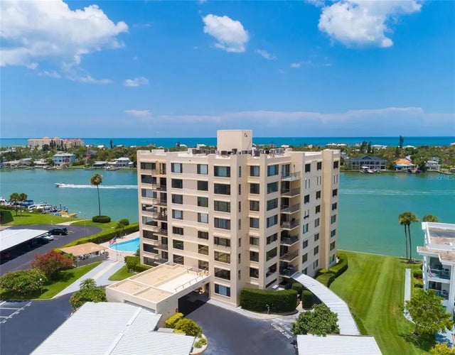 750 Island Way 401, CLEARWATER BEACH