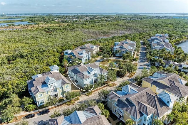 315 Sapphire Lake Drive 201, BRADENTON