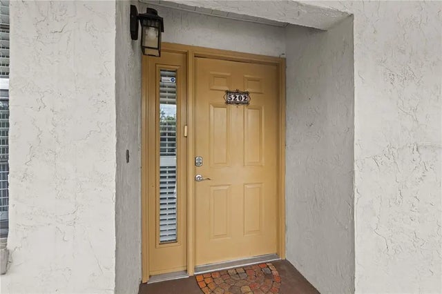 2275 62nd Avenue N 5202, ST PETERSBURG