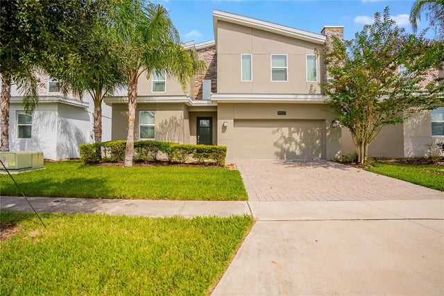 8809 Cruden Bay Court, DAVENPORT