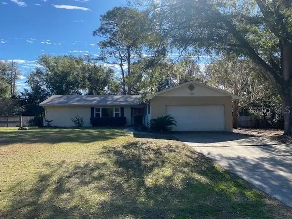 612 Lake Drive, DELAND