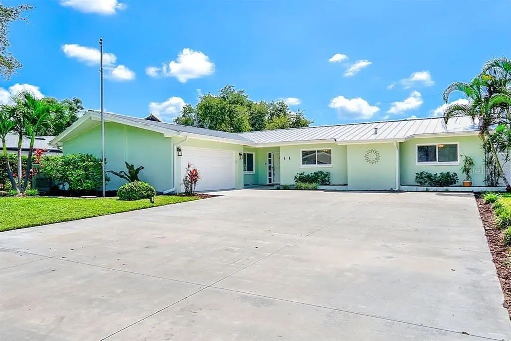 809 Jacaranda Drive, LARGO