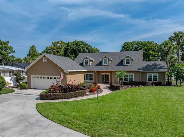 1123 Cypress Point W, WINTER HAVEN