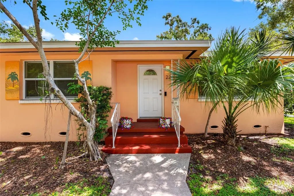 2201 Park Street N, ST PETERSBURG