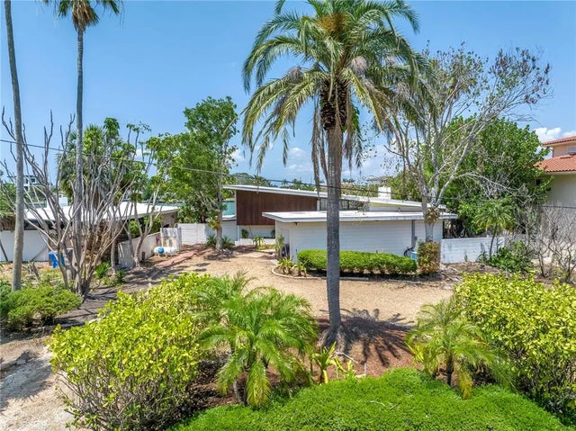31 Dolphin Drive, TREASURE ISLAND