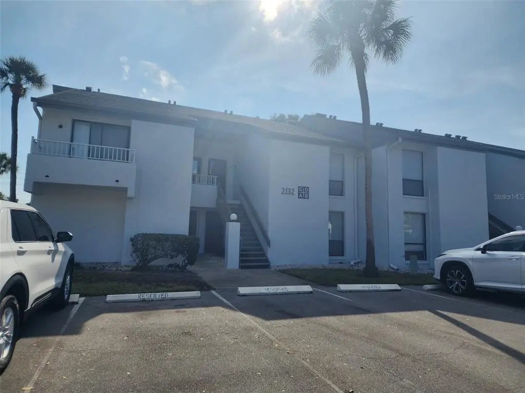 2132 Lakewood Club Drive S 8b, ST PETERSBURG