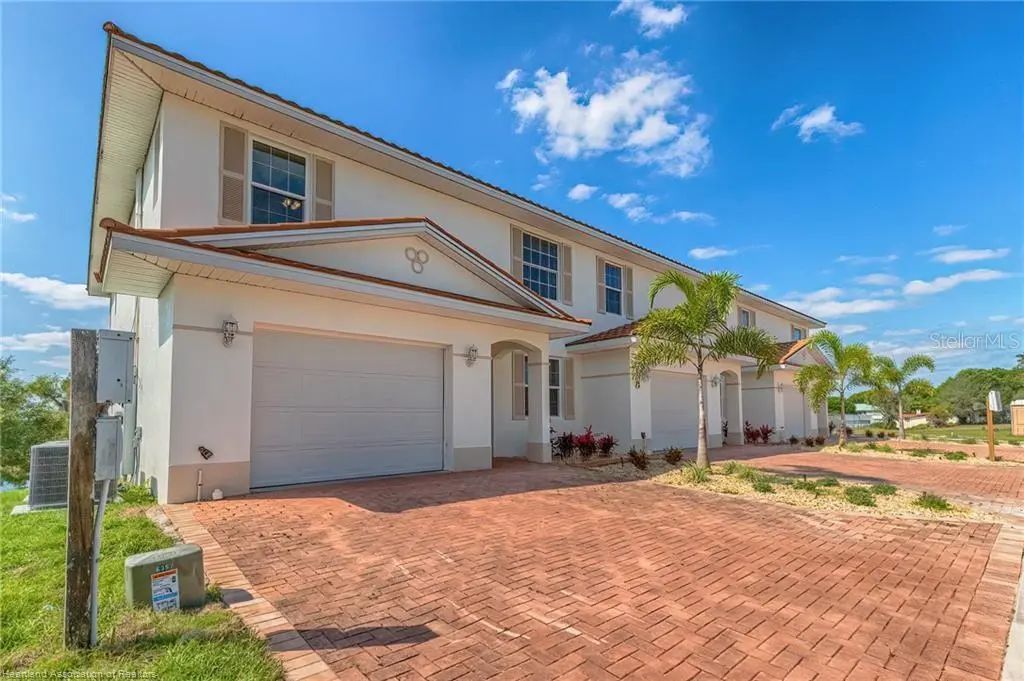 1942 Oasis Boulevard 1942, SEBRING