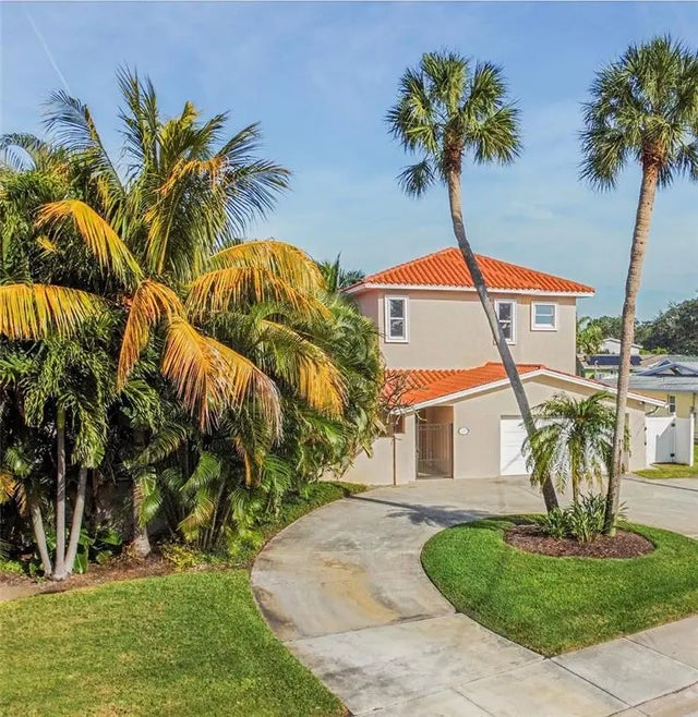 1427 40th Avenue Ne, ST PETERSBURG