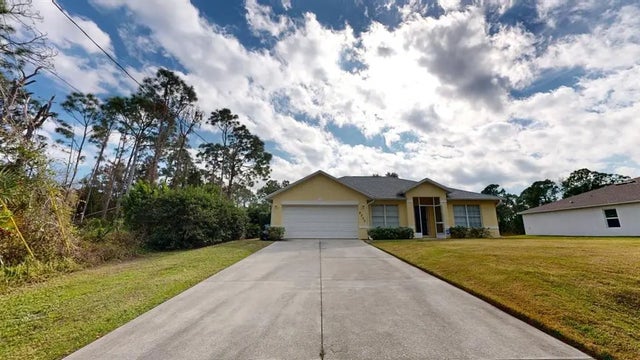 8235 Amendola Avenue, NORTH PORT