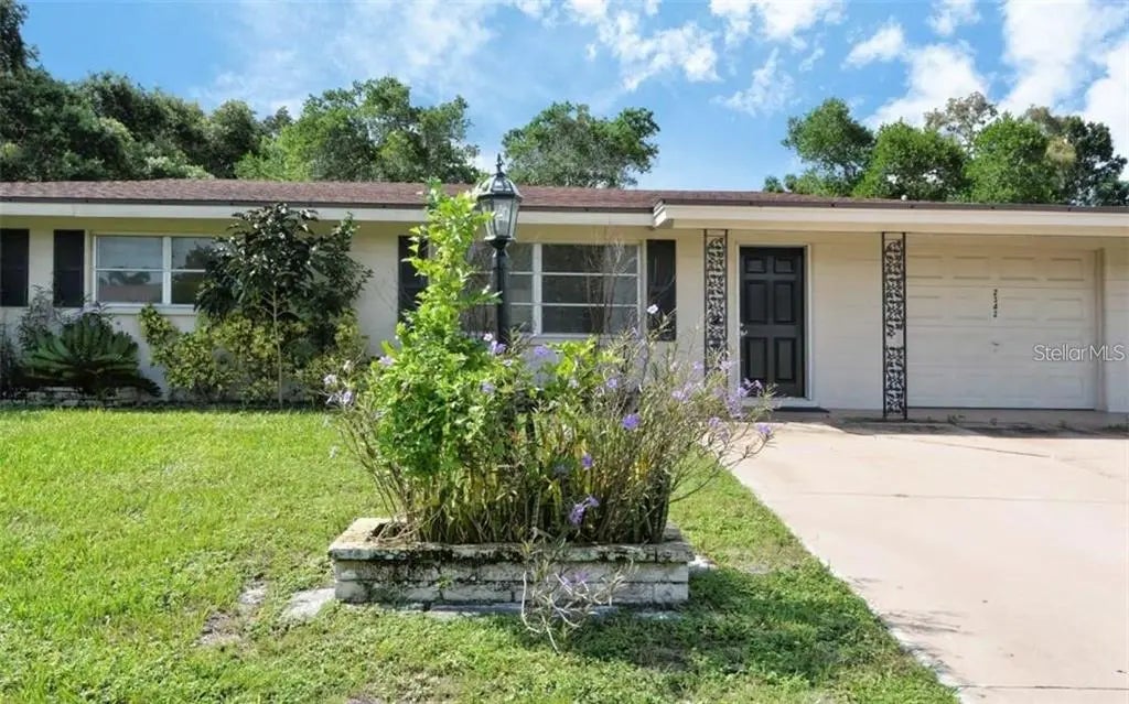 2342 Sunnyside Place