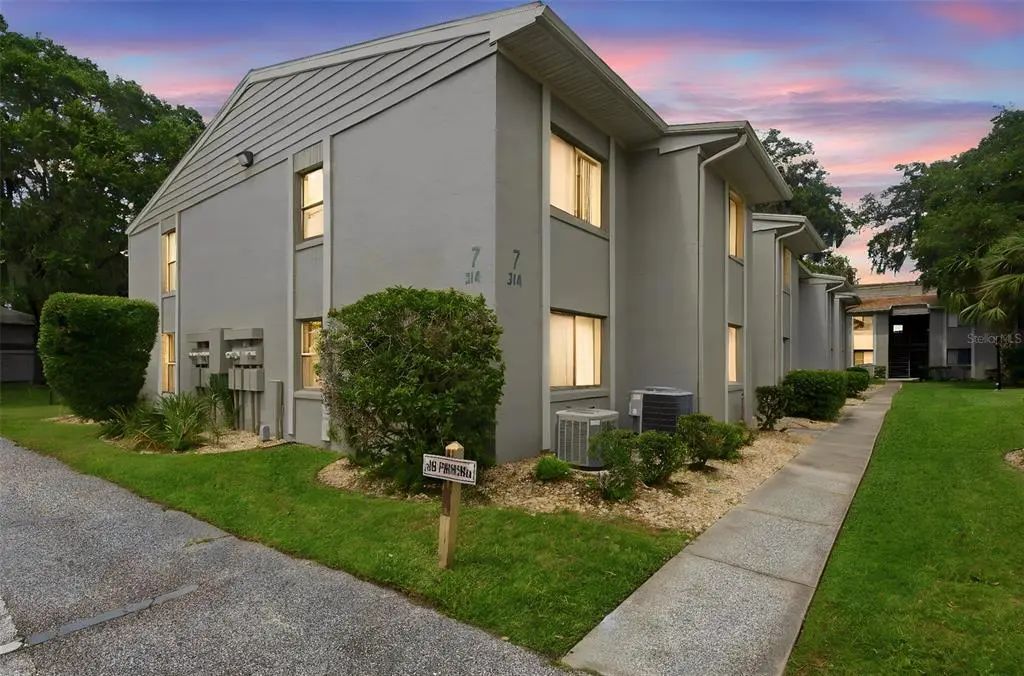 314 Palm Coast Parkway Ne 202, PALM COAST