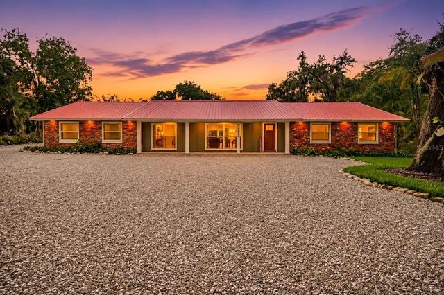 2072 Lake Ariana Boulevard, AUBURNDALE