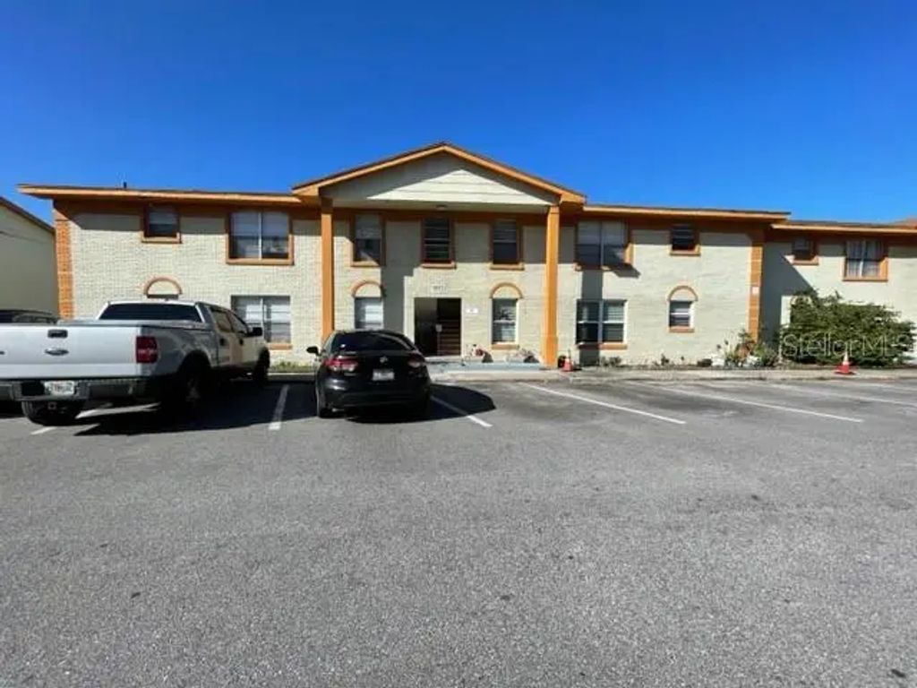 1813 Michigan Avenue C, KISSIMMEE