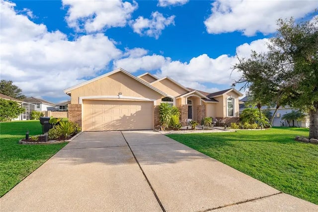 702 Via Bianca Drive, DAVENPORT