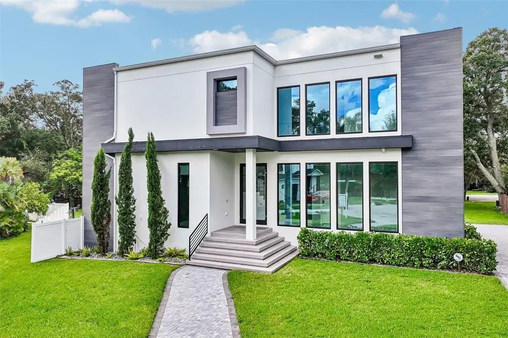 8103 N River Shore Drive, TAMPA