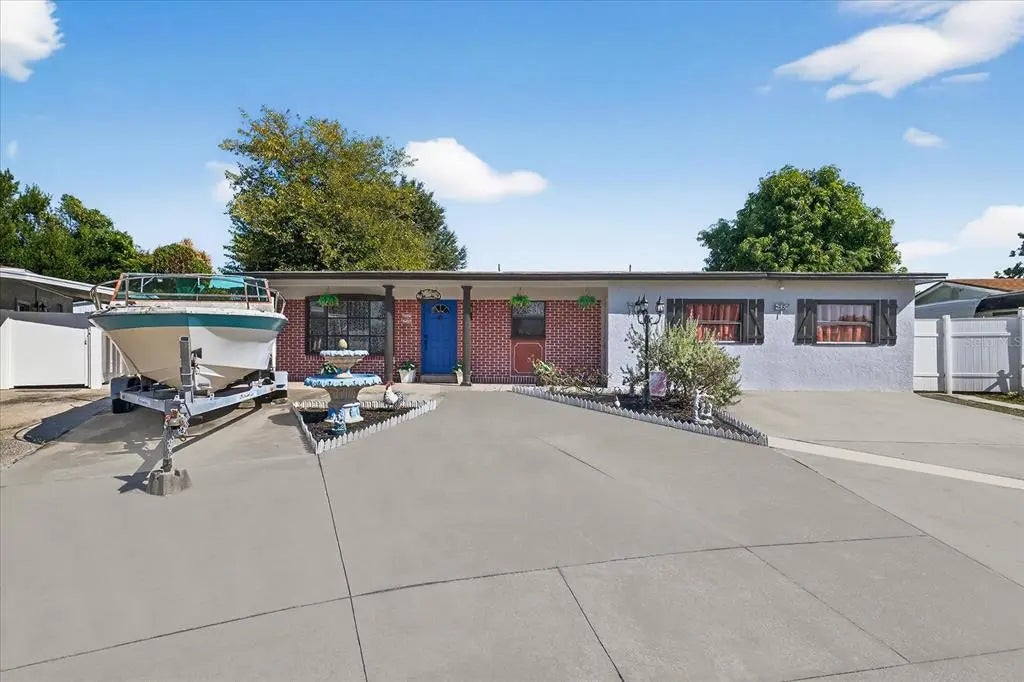 6507 Dovewood Place, TAMPA