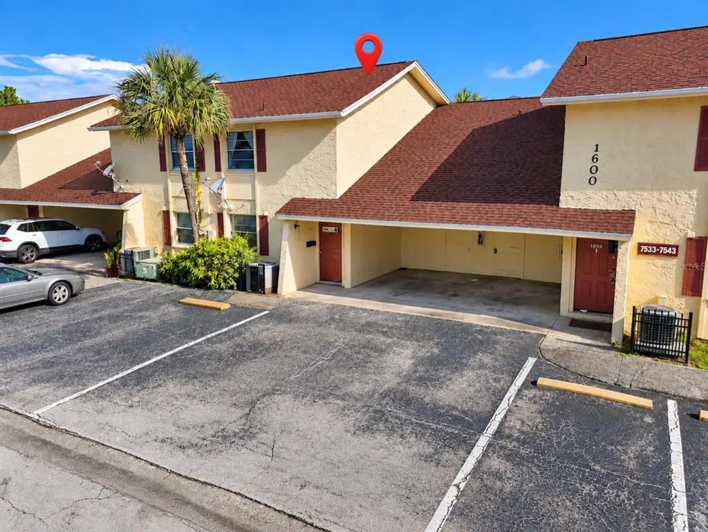 7535 Abonado Road B, TAMPA