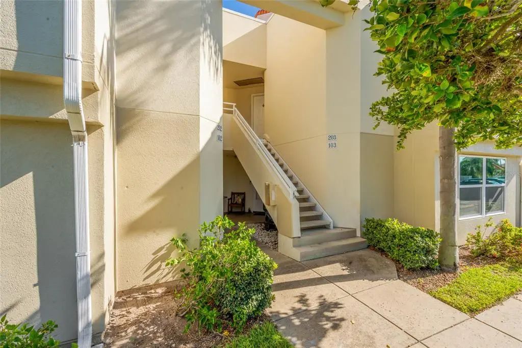 6191 Bahia Del Mar Boulevard 202, ST. PETERSBURG