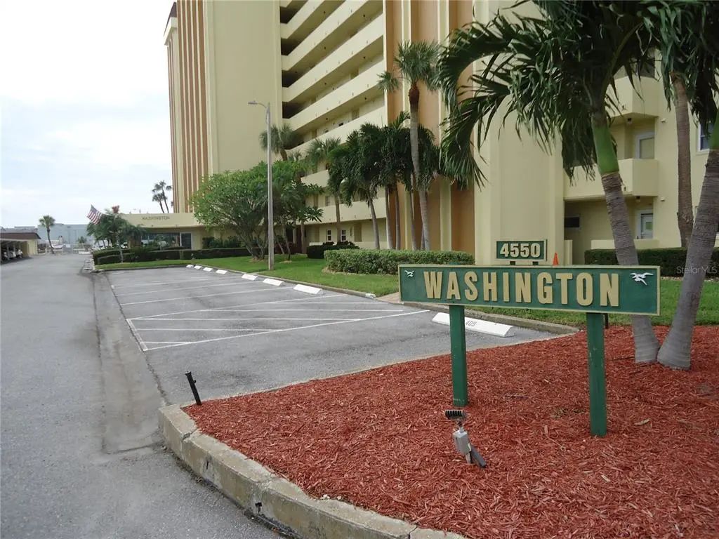 4550 Cove Circle 605, ST. PETERSBURG