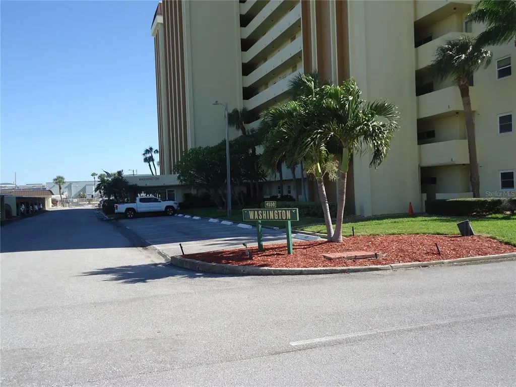 4550 Cove Circle 605, ST. PETERSBURG