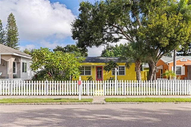 5037 28th Avenue S, GULFPORT