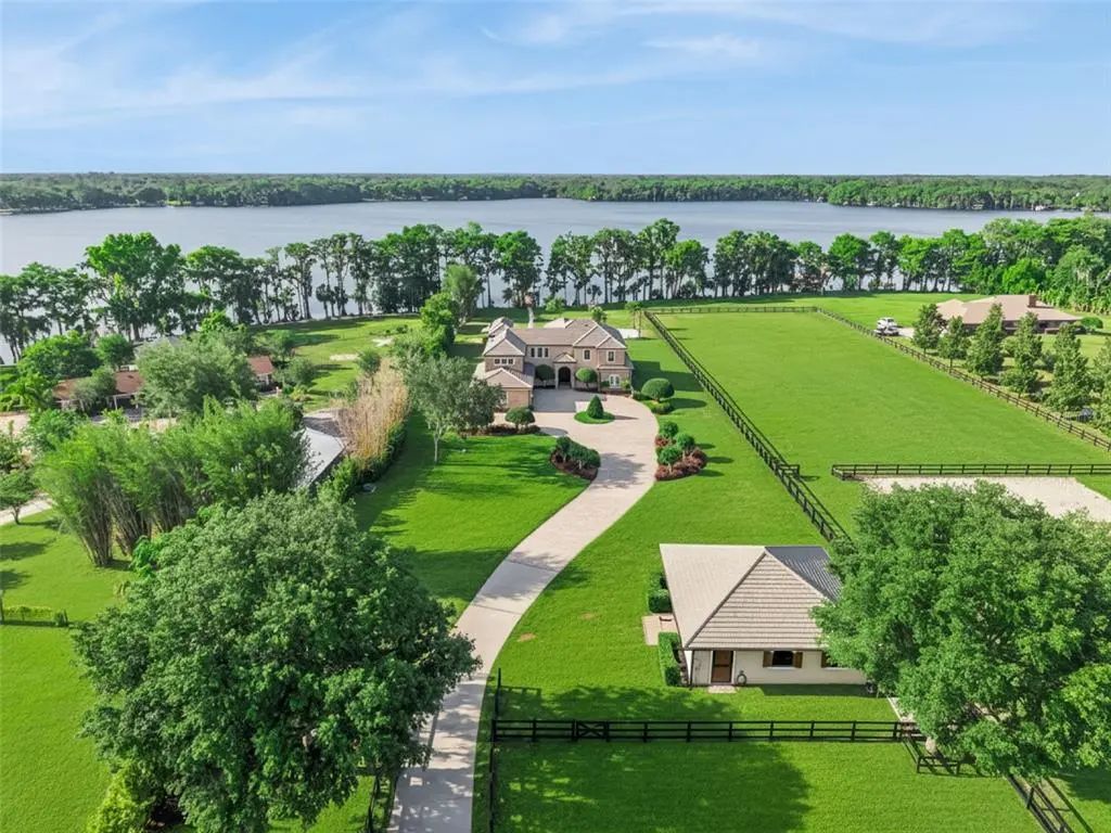 746 Lake Mills Road, OVIEDO