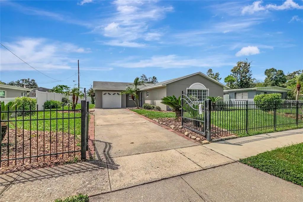 1713 Carnegie Circle, TAMPA