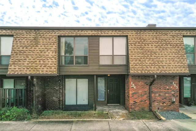 1836 N Crystal Lake Drive 104, LAKELAND