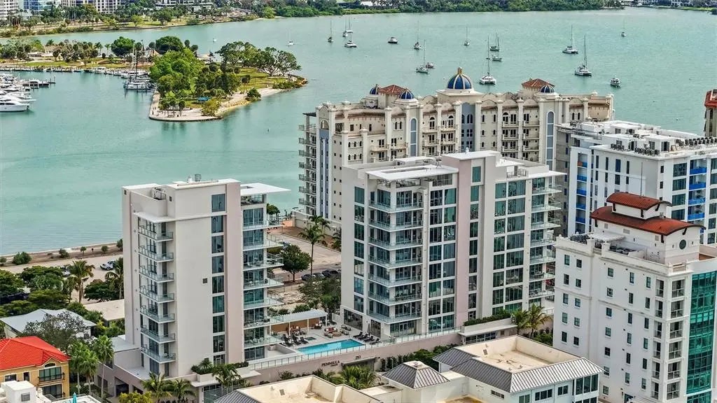 223 Golden Gate Point 302, SARASOTA