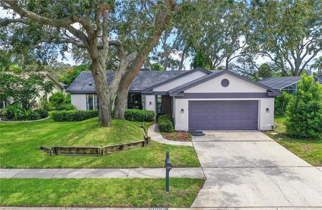 2906 Windridge Drive, HOLIDAY