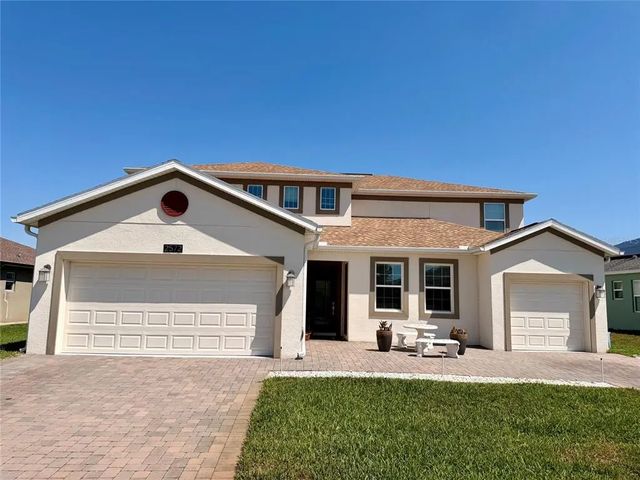 2572 Camden Park Circle, DAVENPORT