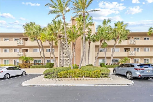 3400 Gulf Boulevard 105, BELLEAIR BEACH