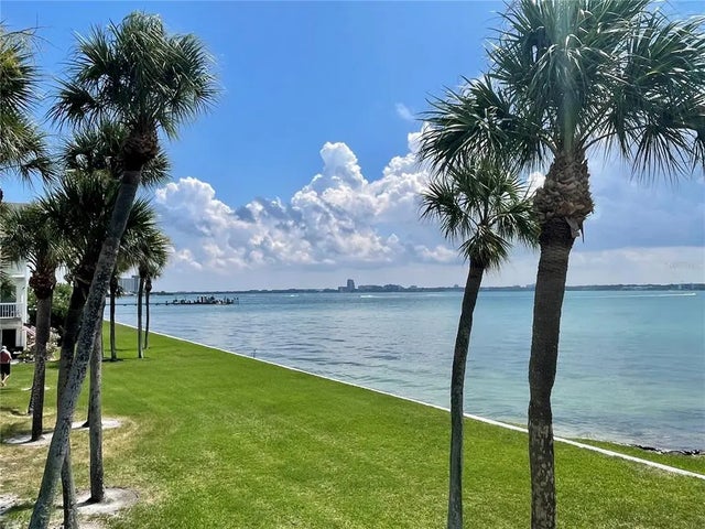 1451 Gulf Boulevard 204, CLEARWATER