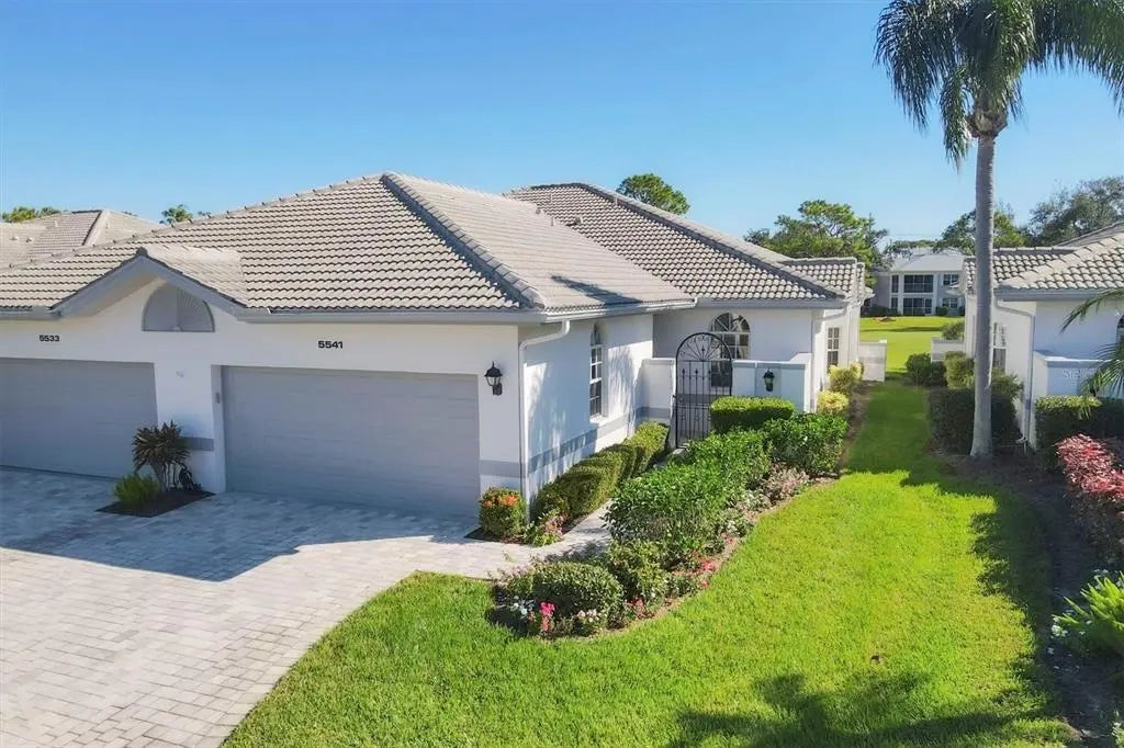 5541 E Long Common Court 28, SARASOTA