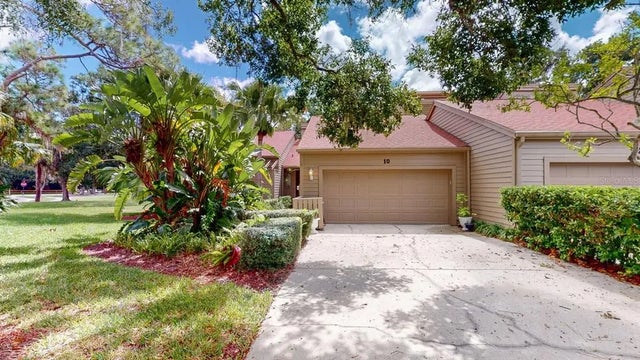 10 Woodridge Circle, OLDSMAR