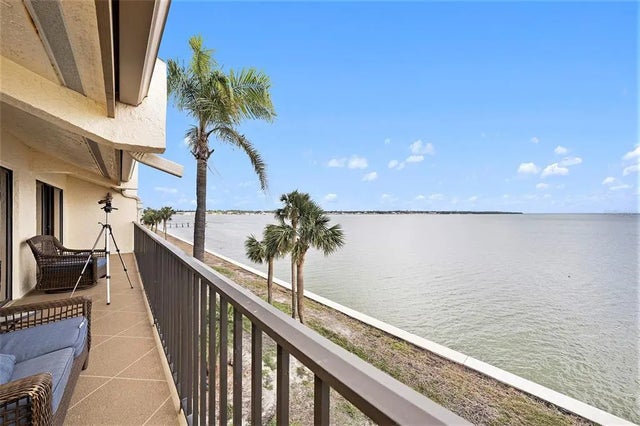 7540 Sunshine Skyway Lane S 220, ST PETERSBURG