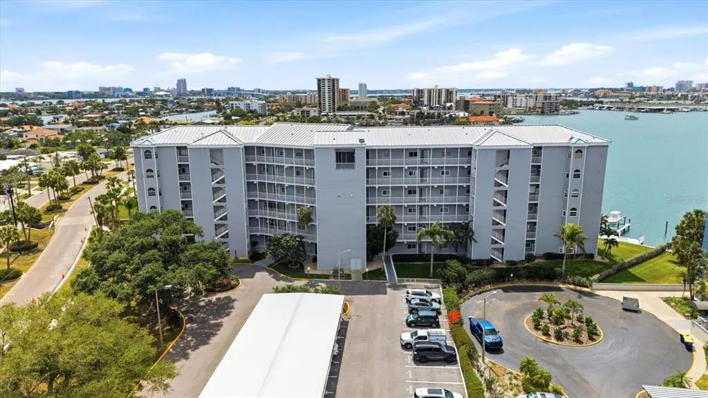 610 Island Way 201, CLEARWATER BEACH