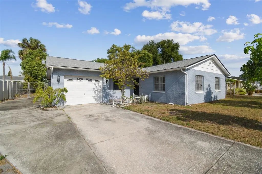 2311 Fern Circle, TAMPA