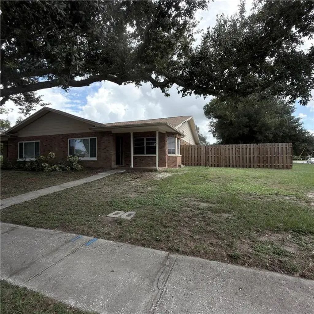 1405 N Saturn 1, CLEARWATER
