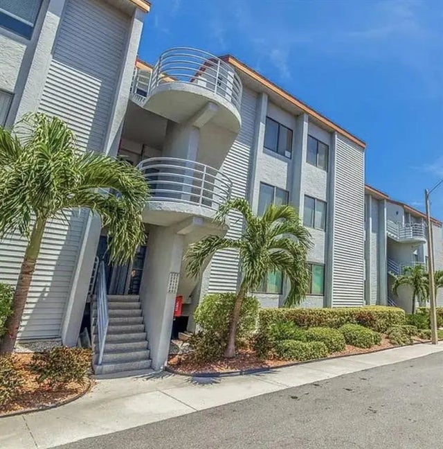 557 Pinellas Bayway 222, TIERRA VERDE