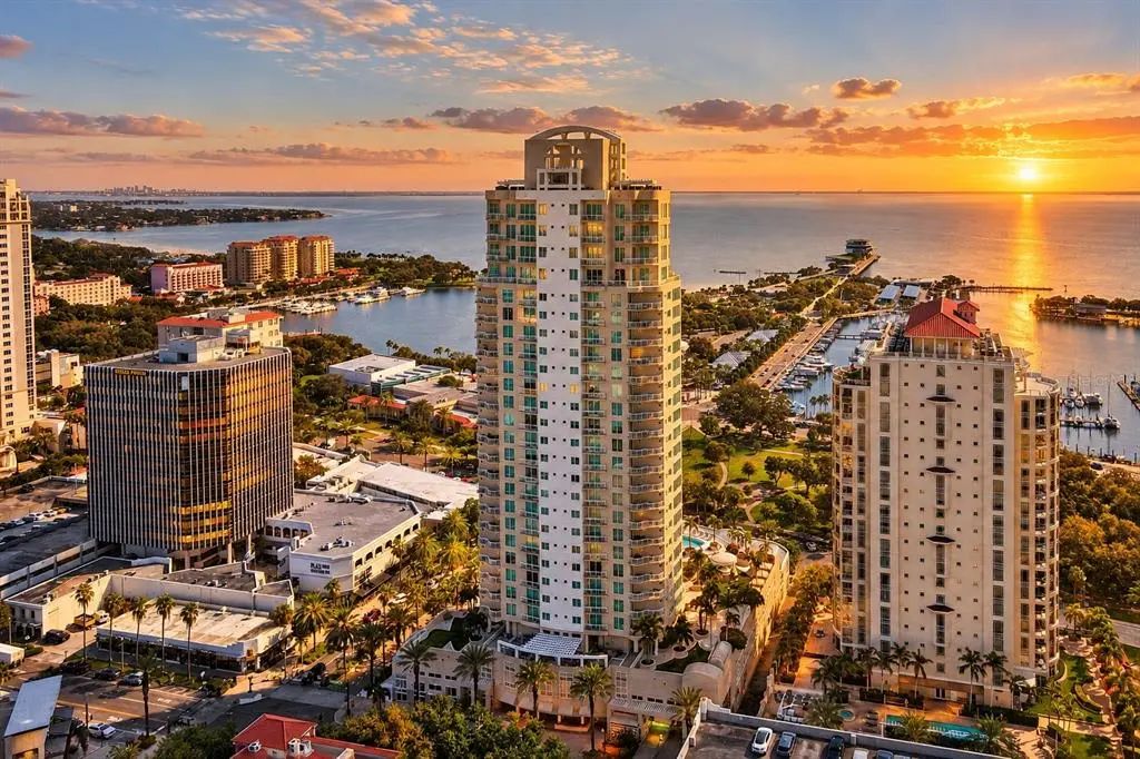 180 Beach Drive Ne 502, ST. PETERSBURG