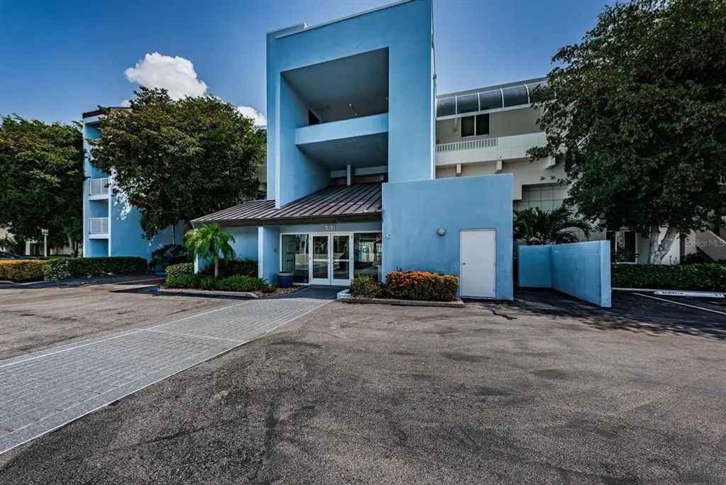 5151 Isla Key Boulevard S 220, ST PETERSBURG