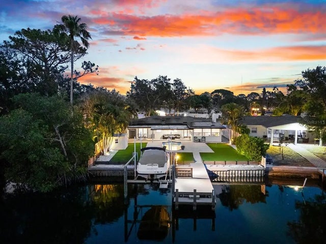 8848 Sunlit Cove Drive Ne, ST PETERSBURG