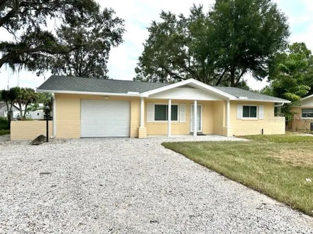 30820 Glenn Drive, TAVARES