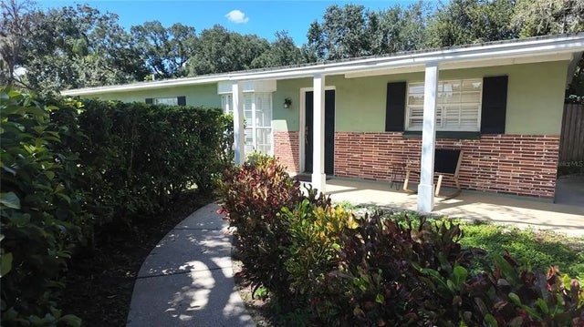 15402 Lake Magdalene Boulevard, TAMPA